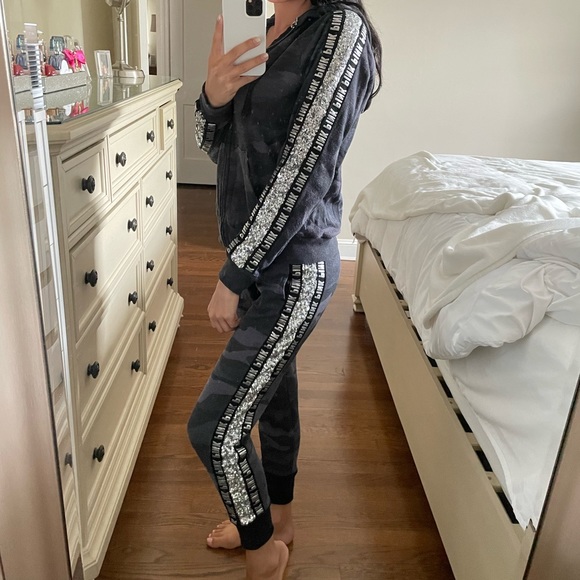 PINK Matching Set - Picture 2 of 3